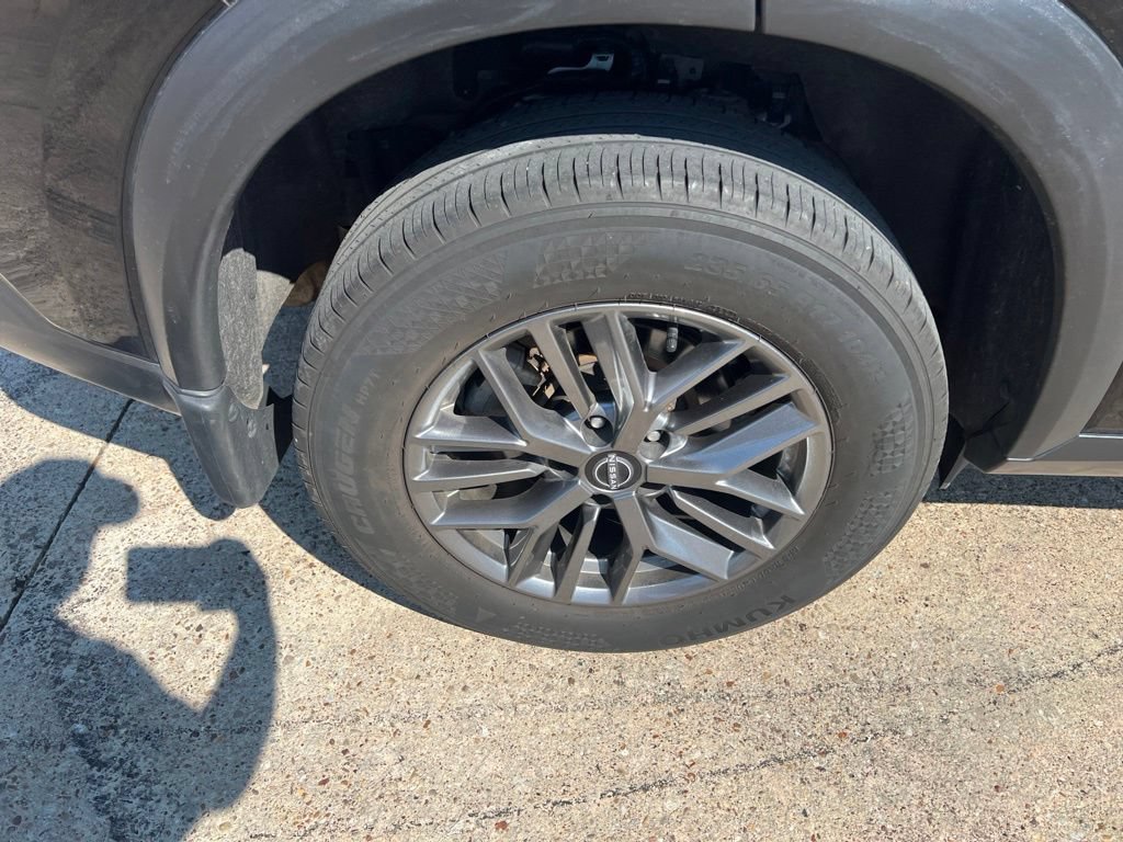 Used 2023 Nissan Rogue S AWD/4WD image 16