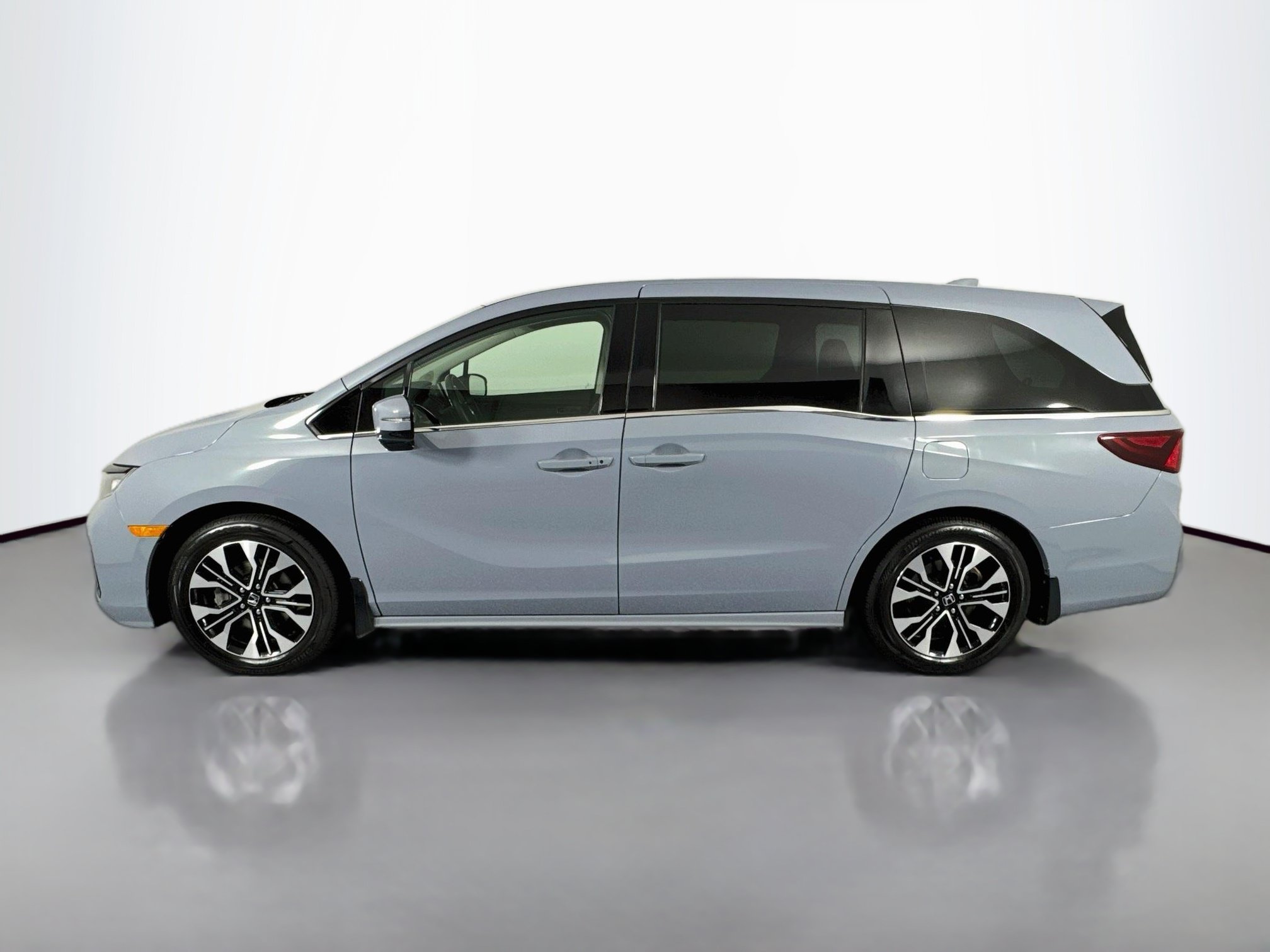 Certified 2025 Honda Odyssey Elite image 8