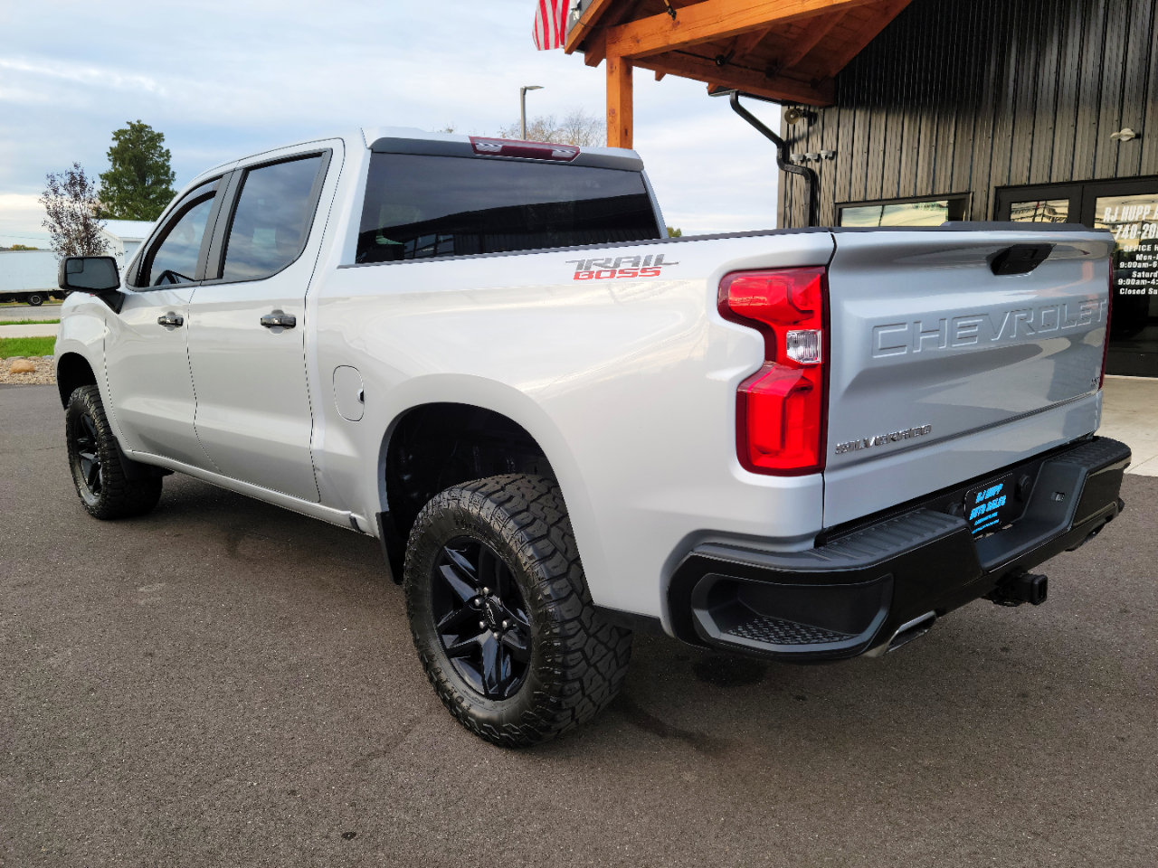 Used 2019 Chevrolet Silverado 1500 LT Trail Boss w/ Convenience Package image 6