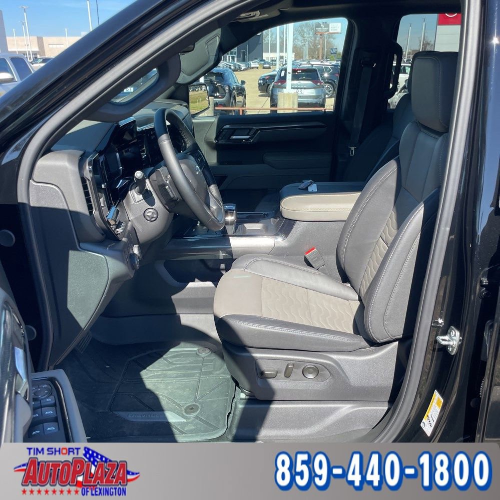 Used 2025 Chevrolet Silverado 1500 ZR2 w/ Technology Package image 13