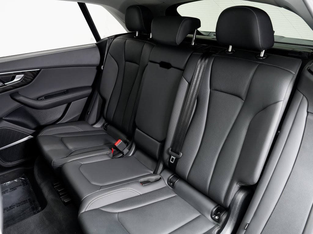 Used 2023 Audi Q8 Prestige w/ Prestige Package image 23