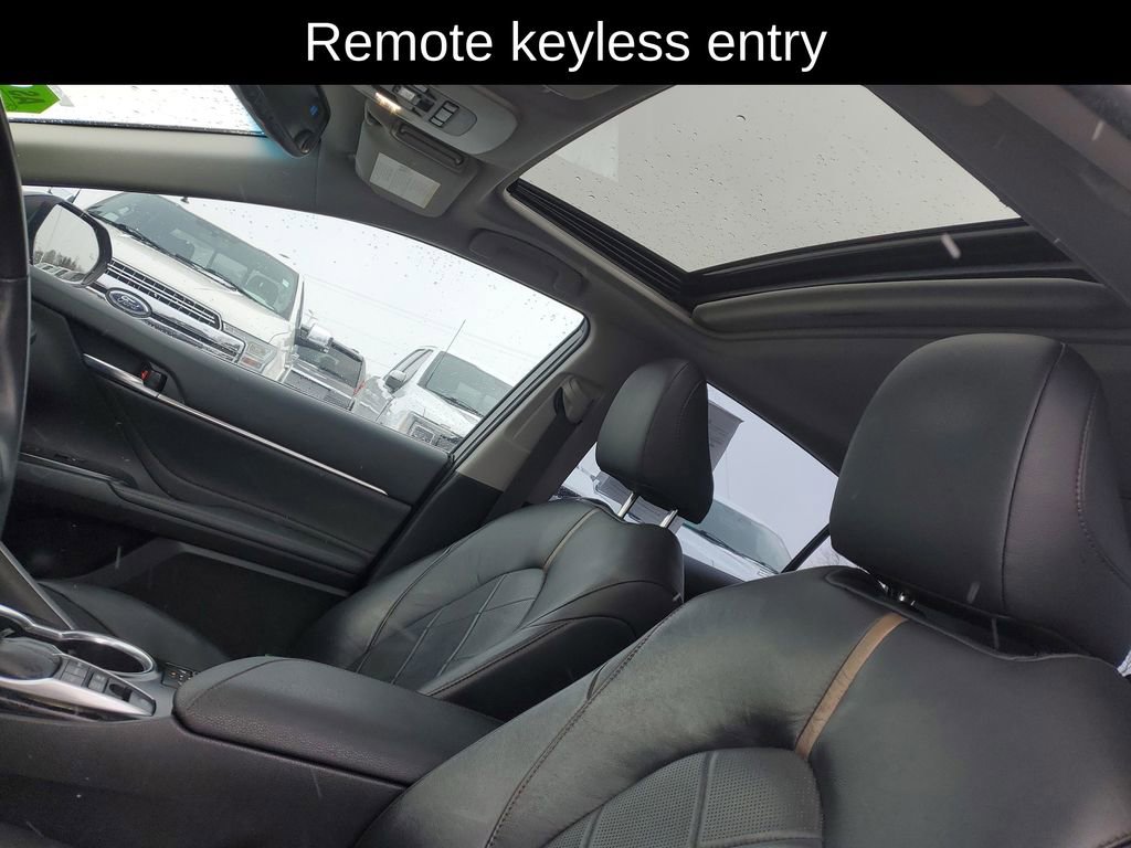 Used 2018 Toyota Camry XLE w/ Audio Package image 6