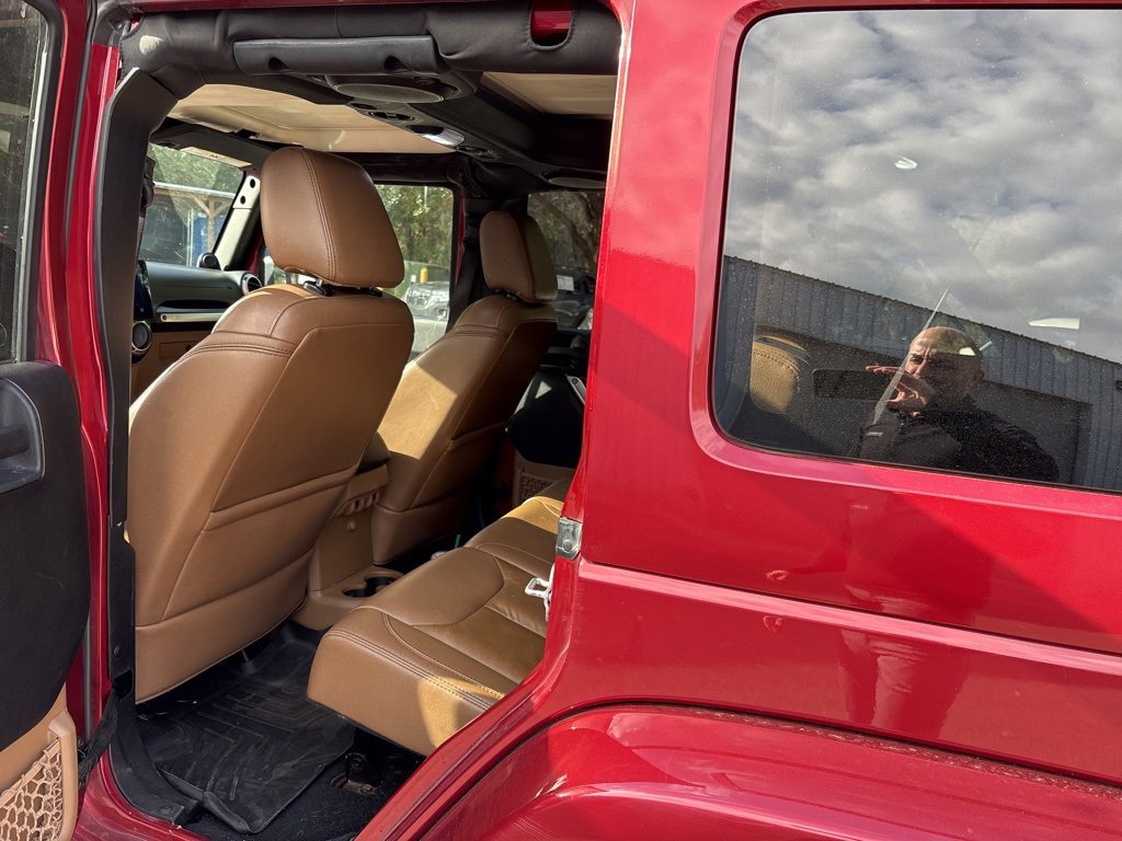 Used 2013 Jeep Wrangler Unlimited Sahara w/ Connectivity Group image 5