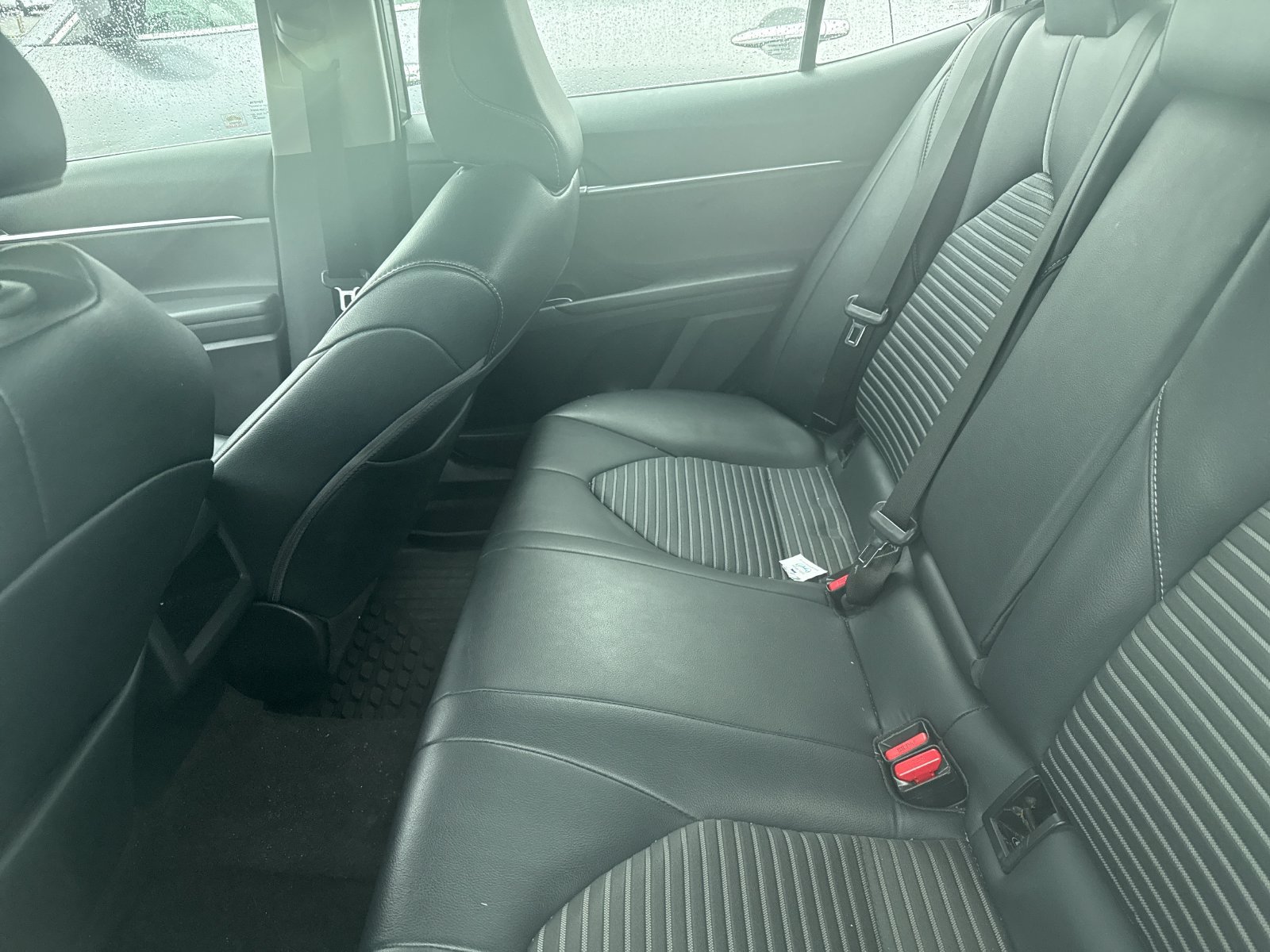 Used 2018 Toyota Camry SE w/ Moonroof Package FWD image 12