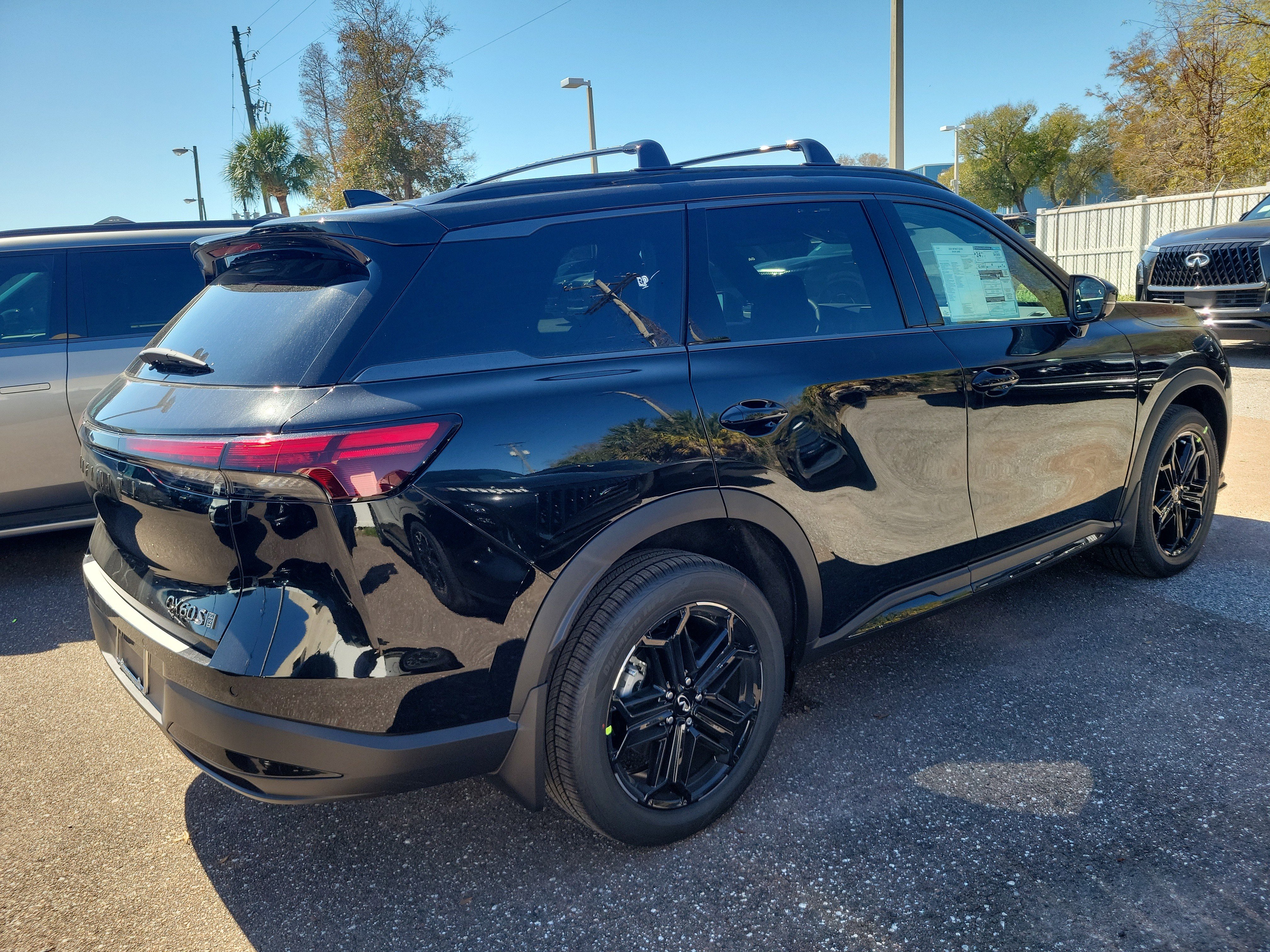 New 2026 INFINITI QX60 Luxe w/ Cargo Package image 3