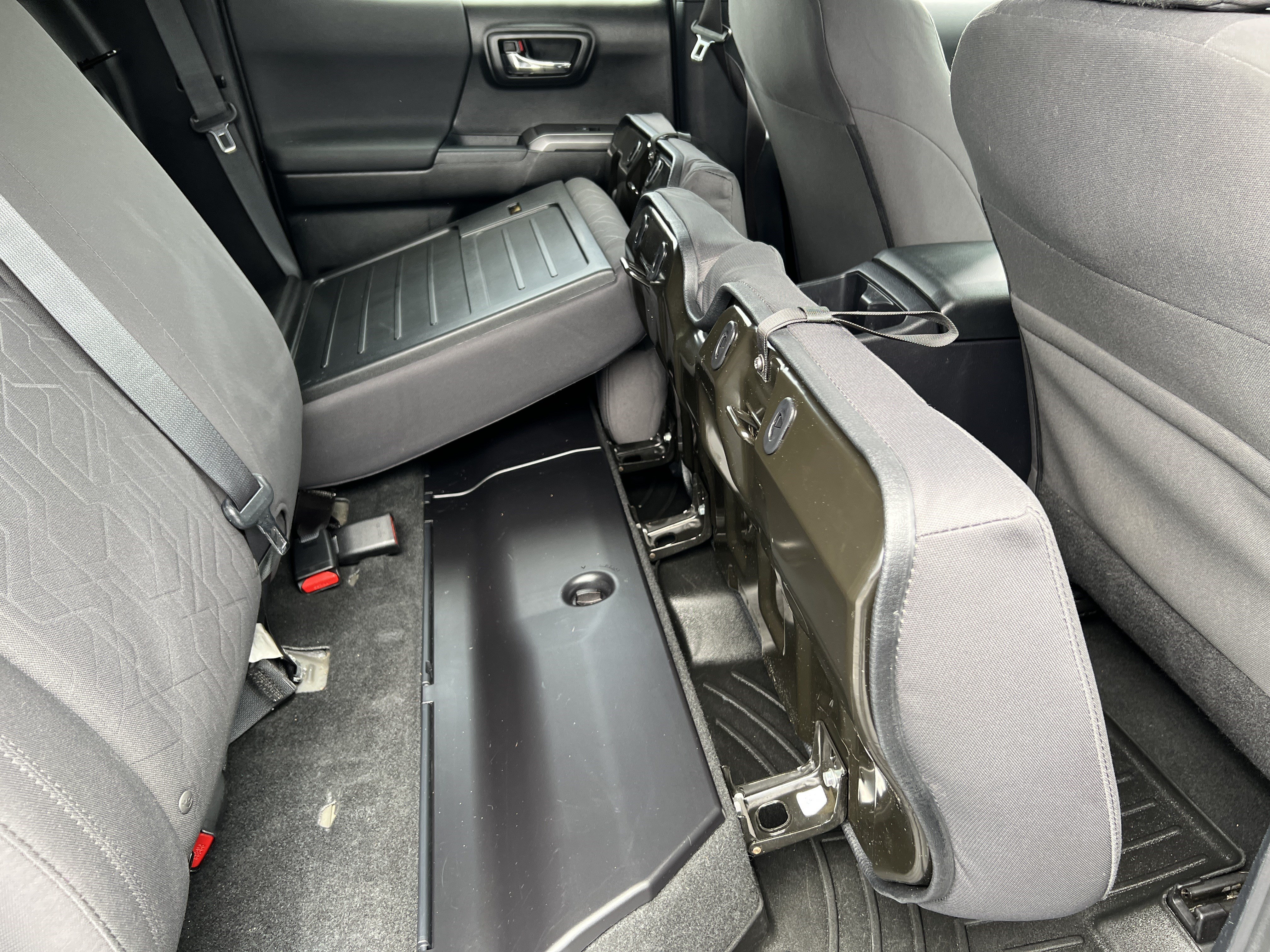 Used 2017 Toyota Tacoma TRD Sport w/ Premium & Technology Package AWD/4WD image 22