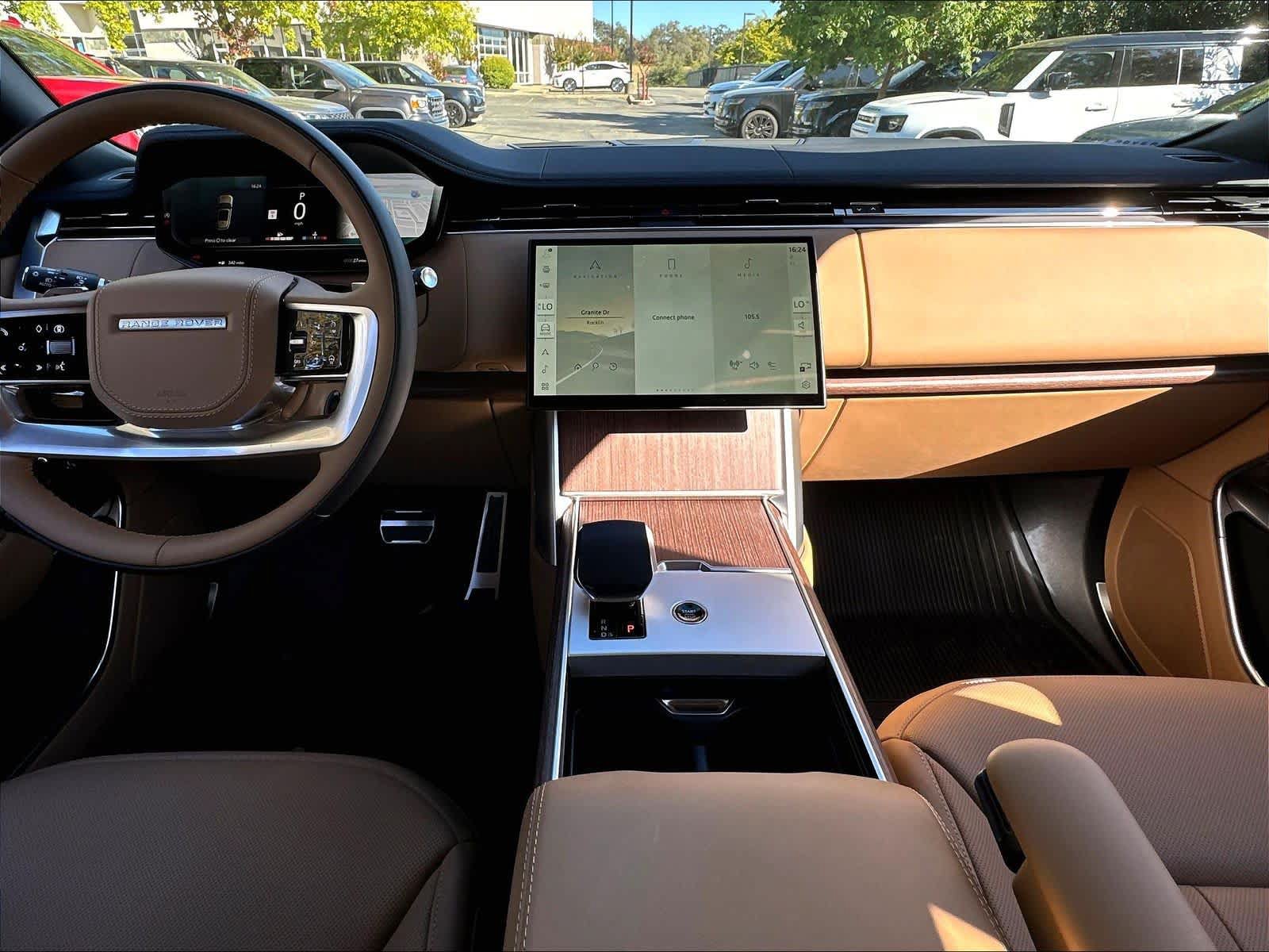 New 2026 Land Rover Range Rover Long Wheelbase SE AWD/4WD image 7