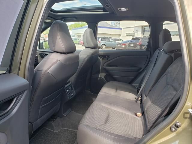 Certified 2025 Subaru Forester Premium AWD/4WD image 12