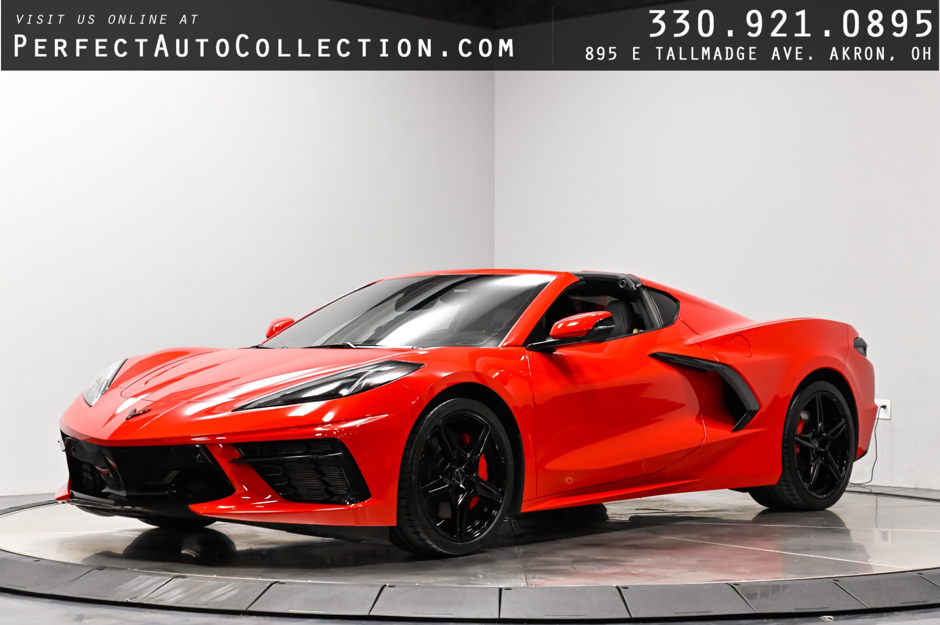 Used 2022 Chevrolet Corvette Stingray Preferred Cpe w/ Z51 Performance Package RWD image 1