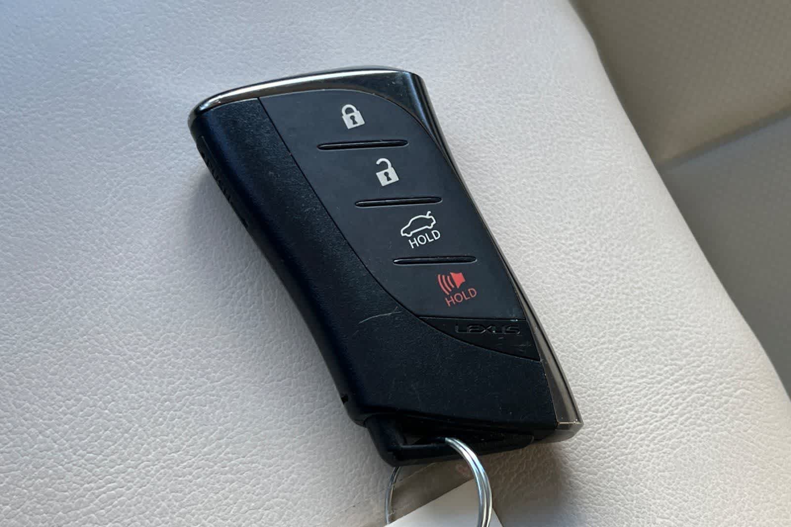 Used 2025 Lexus ES 300h w/ Premium Package FWD image 27