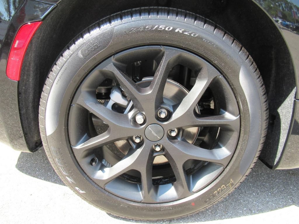 New 2027 Chrysler Pacifica Limited FWD image 8