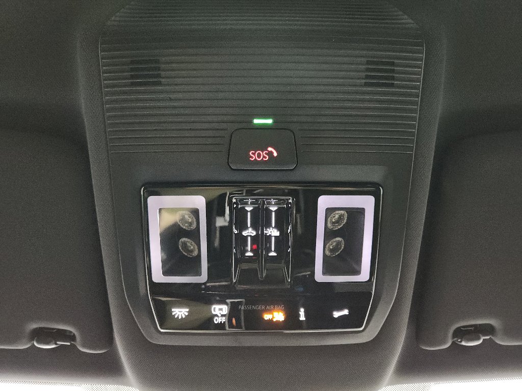 Certified 2025 Volkswagen Atlas Cross Sport SEL image 30