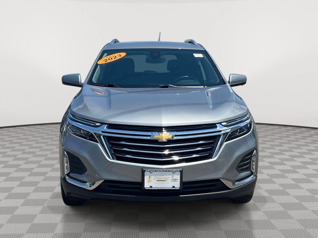 Used 2023 Chevrolet Equinox Premier AWD/4WD image 2