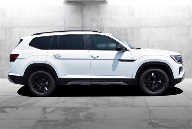 New 2025 Volkswagen Atlas Peak Edition SE image 5