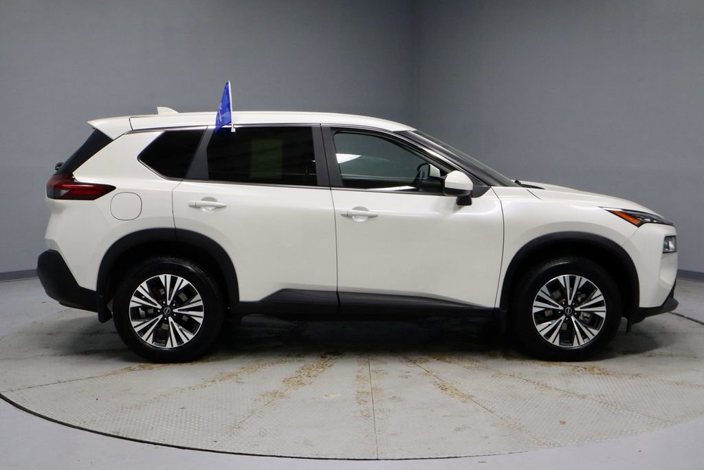 Used 2023 Nissan Rogue SV image 5