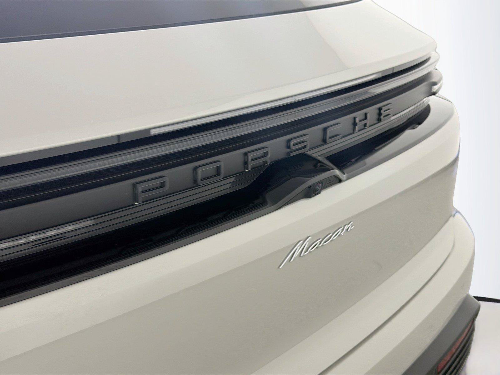 Certified 2026 Porsche Macan Electric RWD image 17
