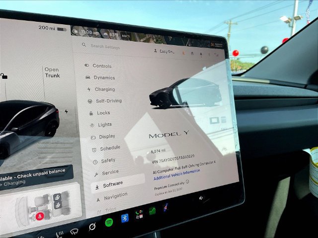Used 2026 Tesla Model Y 2WD image 17