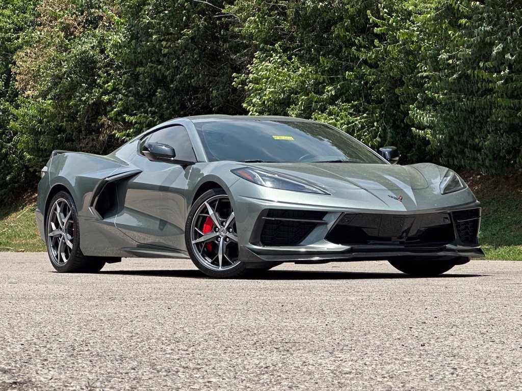 Used 2022 Chevrolet Corvette Stingray Preferred Cpe w/ Z51 Performance Package RWD image 2