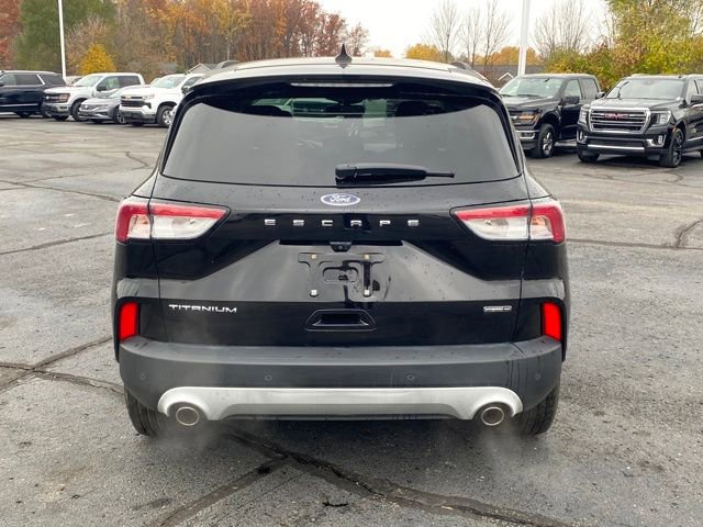 Used 2020 Ford Escape Titanium image 5