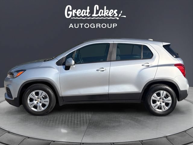 Used 2017 Chevrolet Trax LS FWD image 2