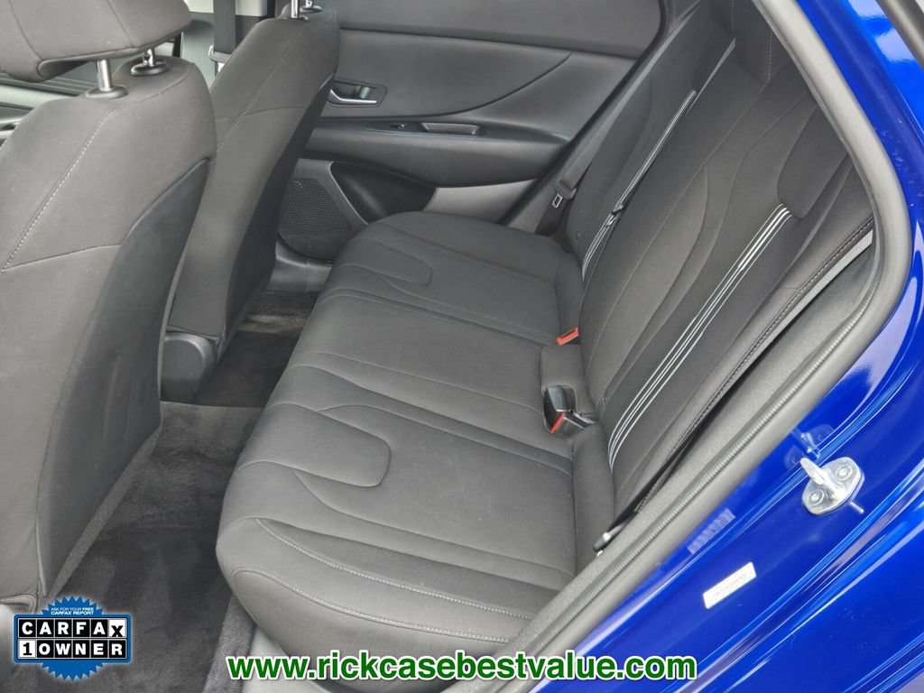 Used 2023 Hyundai Elantra SEL w/ Cargo Package FWD image 11