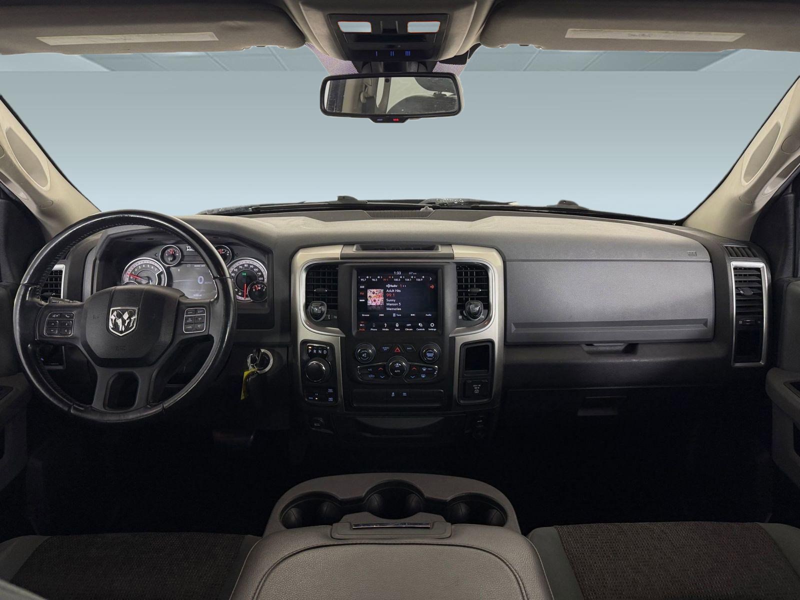 Used 2019 RAM 1500 Classic SLT w/ Luxury Group AWD/4WD image 14