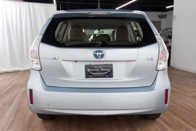 Used 2014 Toyota Prius V Three FWD image 4