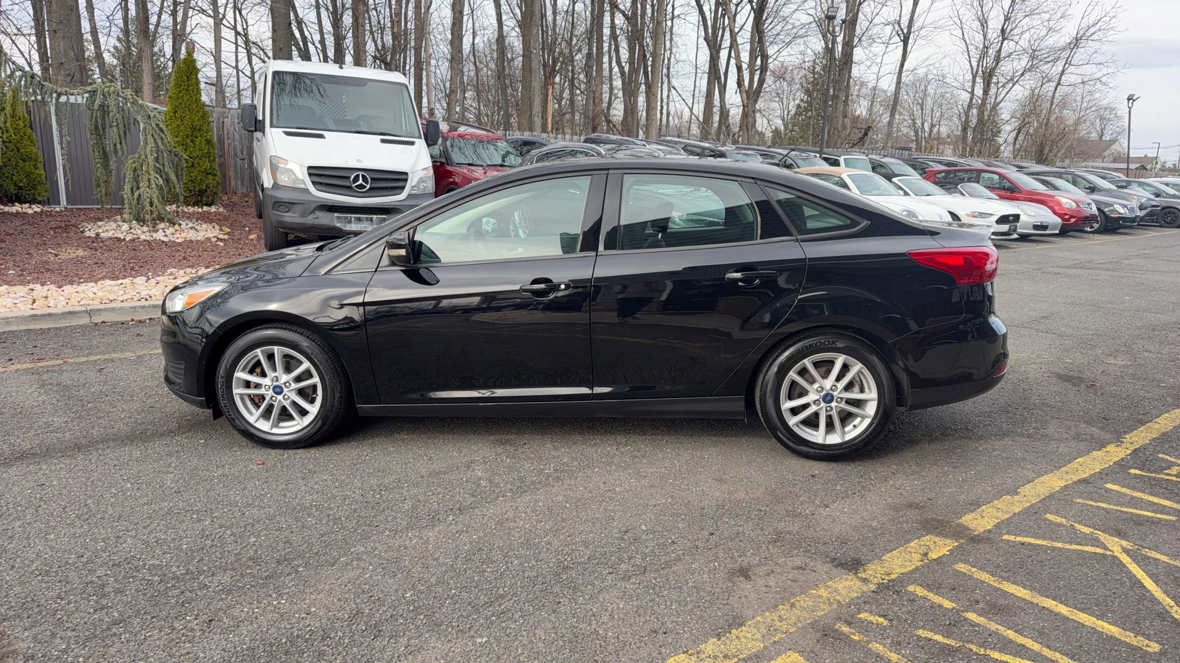 Used 2017 Ford Focus SE image 8