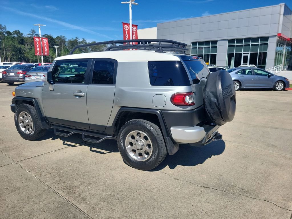 Used 2012 Toyota FJ Cruiser 2WD w/ Upgrade Pkg image 3