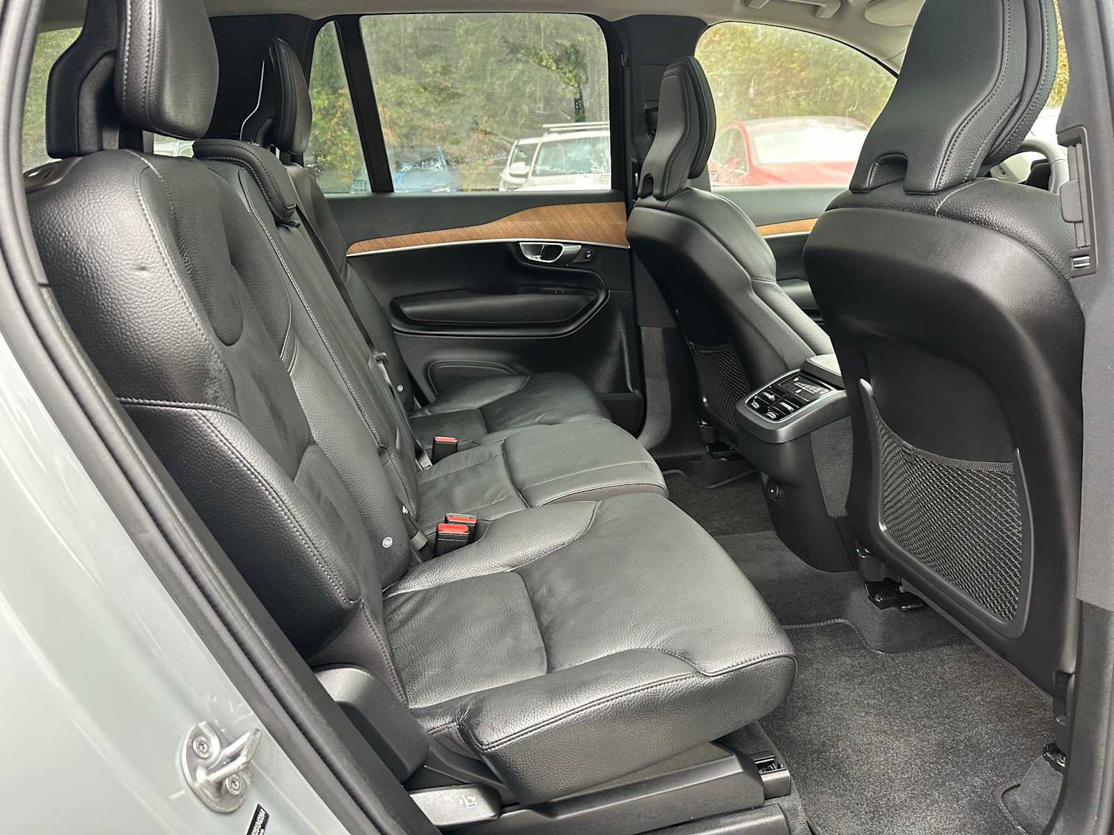 Certified 2025 Volvo XC90 B6 Plus image 12
