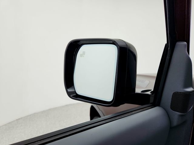 New 2026 Land Rover Defender 130 X-Dynamic SE image 19