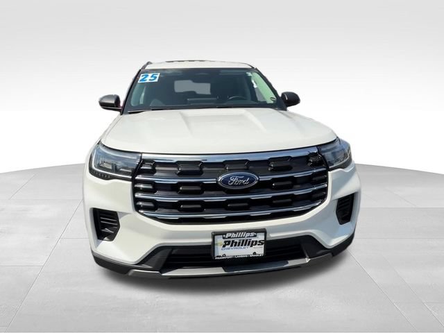 Used 2025 Ford Explorer Active AWD/4WD image 8