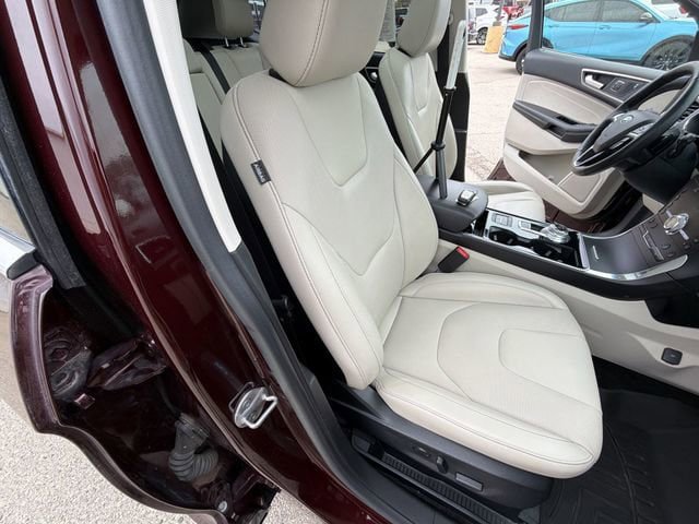 Used 2020 Ford Edge Titanium w/ Equipment Group 301A AWD/4WD image 33