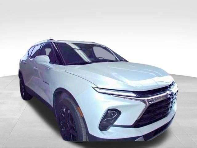 Used 2024 Chevrolet Blazer LT w/ Convenience Package image 2
