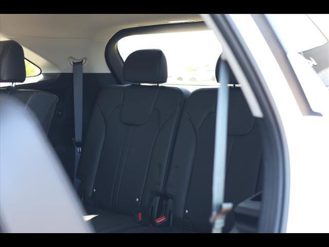 Used 2025 Kia Sorento S image 15