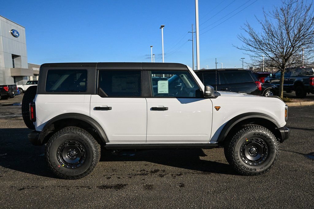 New 2025 Ford Bronco Badlands AWD/4WD image 3
