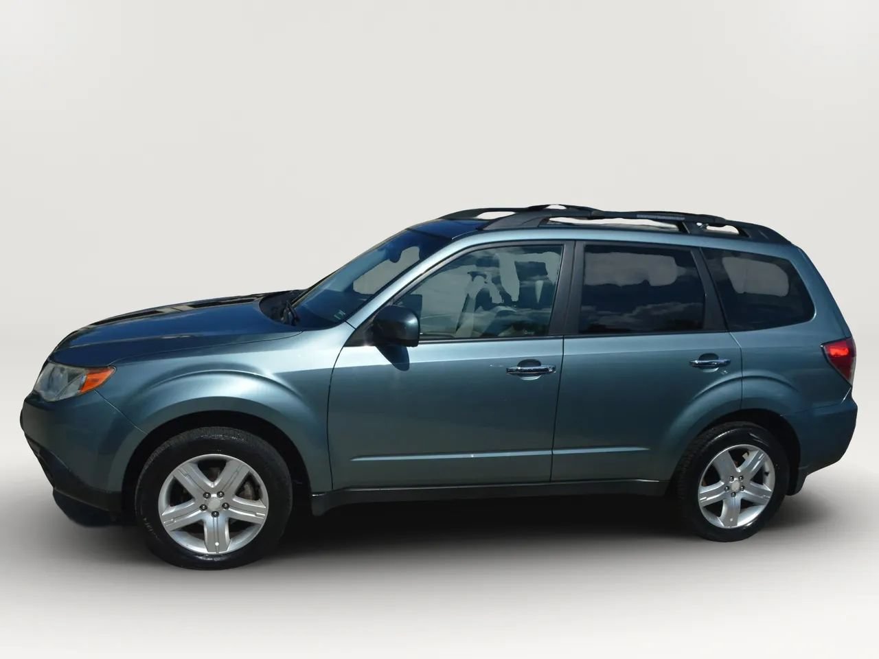 Used 2010 Subaru Forester 2.5X Premium AWD/4WD image 5