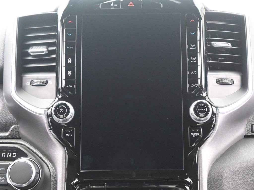 New 2026 RAM 1500 4x4 Crew Cab image 29