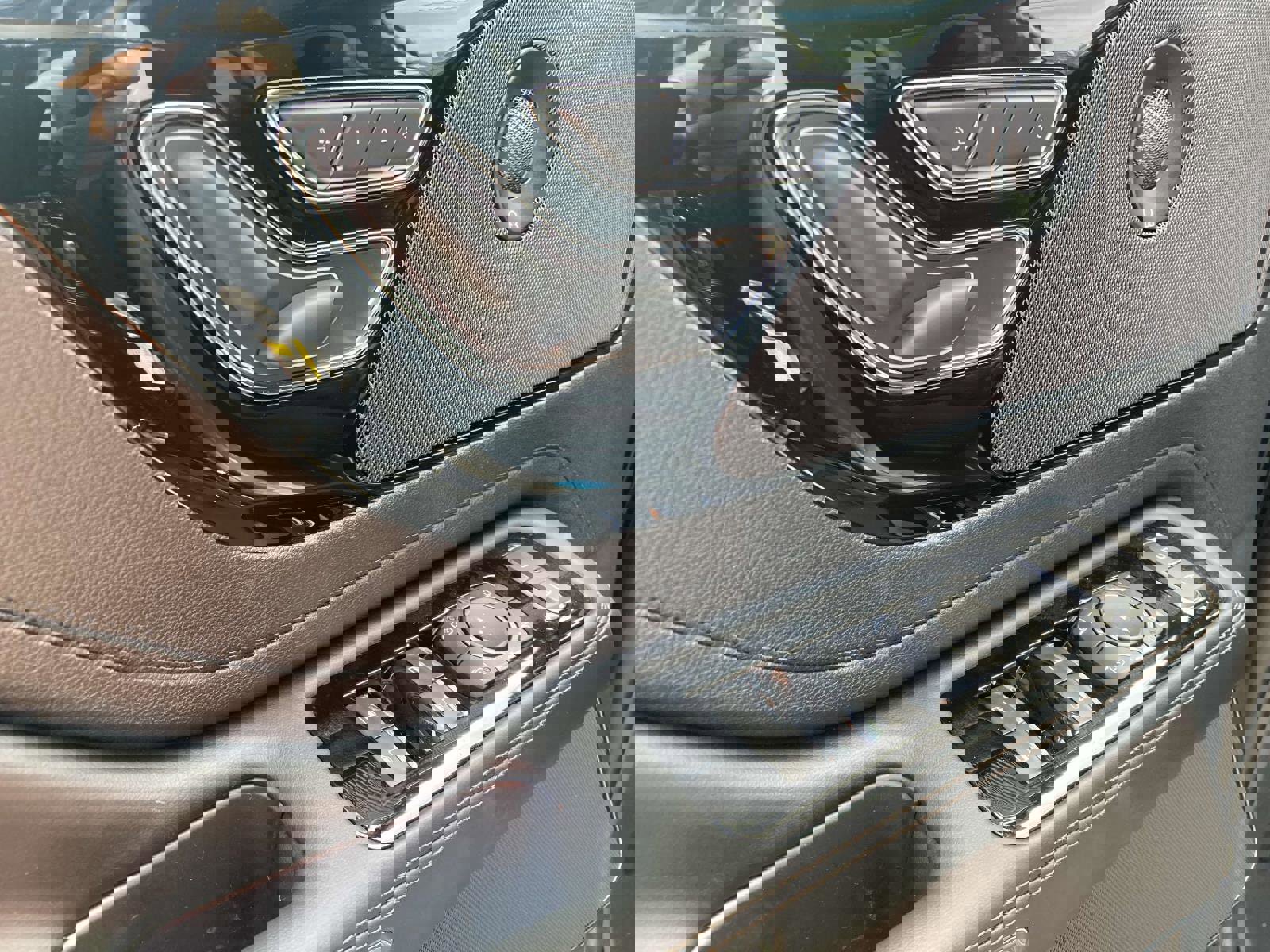 New 2025 Lincoln Aviator 2WD w/ Jet Appearance Package image 20