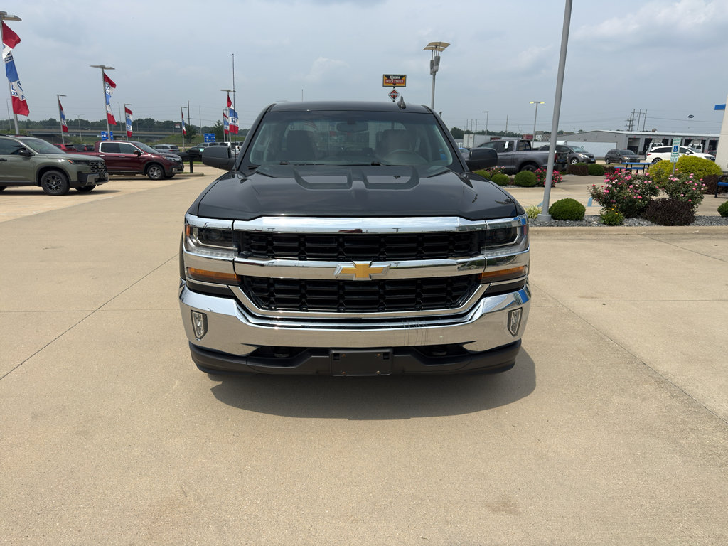 Used 2017 Chevrolet Silverado 1500 LT w/ All Star Edition AWD/4WD image 2