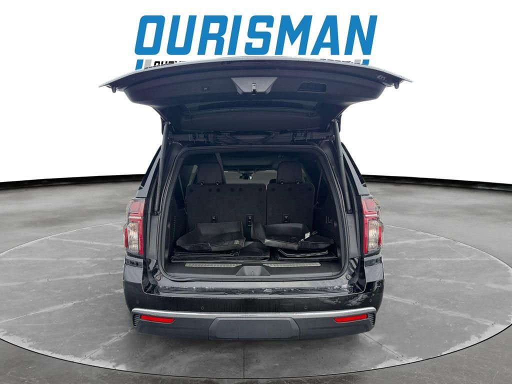 Used 2023 Chevrolet Suburban Premier image 23