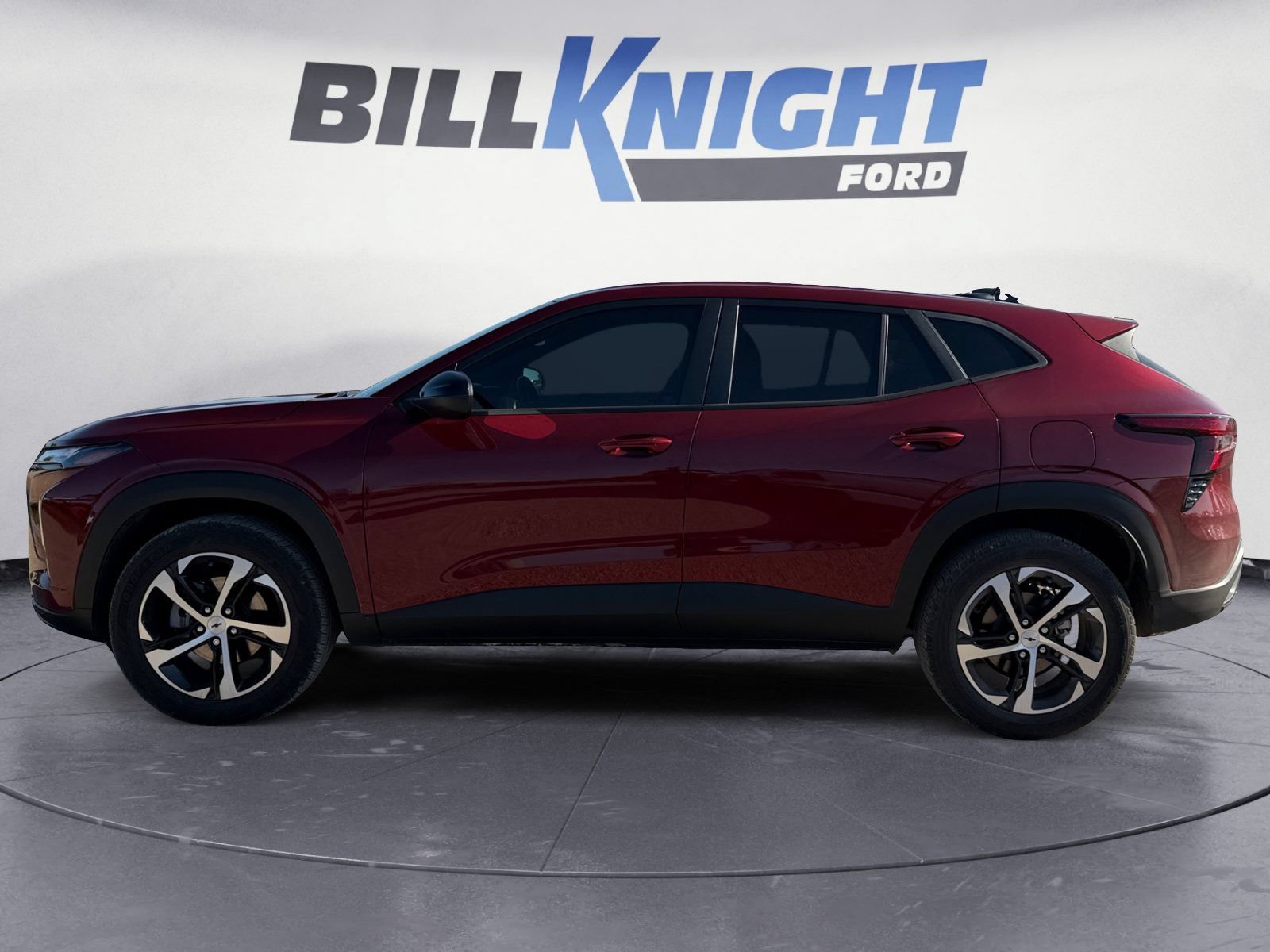 Used 2024 Chevrolet Trax RS w/ Driver Confidence Package FWD image 2