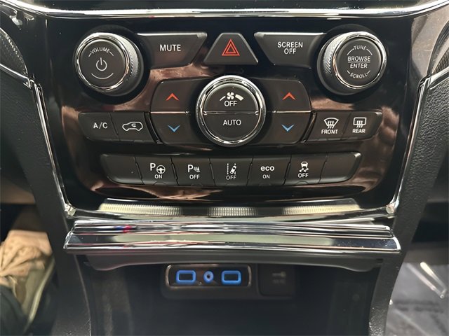 Used 2020 Jeep Grand Cherokee SRT image 26