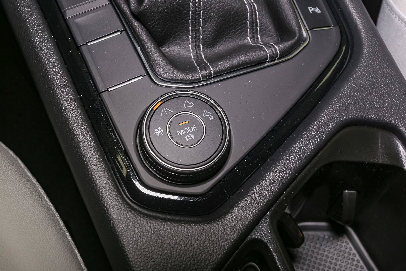 New 2026 Volkswagen Taos SE AWD/4WD image 23
