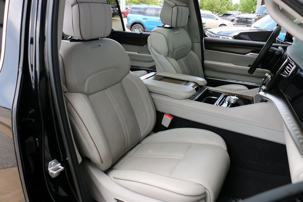 Used 2023 Jeep Grand Wagoneer Series II AWD/4WD image 33