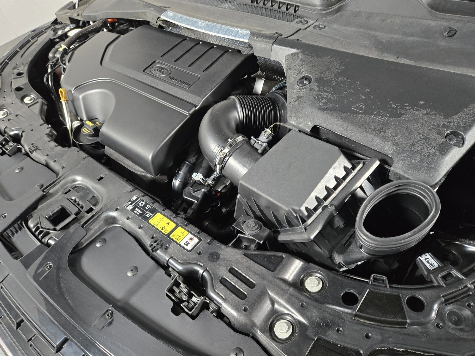 Used 2024 Land Rover Range Rover Evoque Dynamic SE image 18