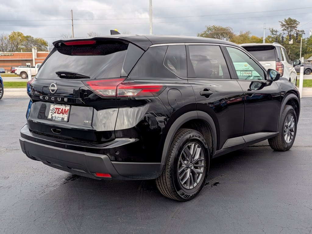 Used 2024 Nissan Rogue S AWD/4WD image 8