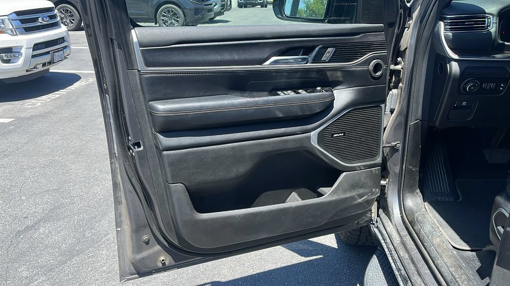 Used 2023 Jeep Wagoneer 4WD w/ Convenience Group I image 9
