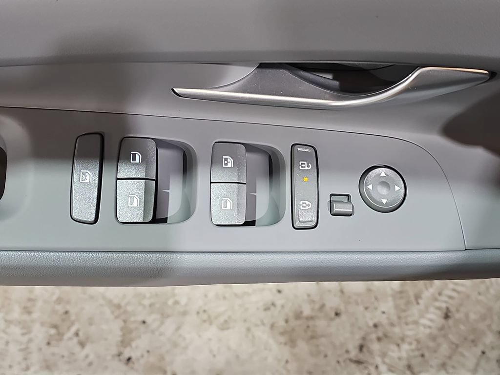 New 2026 Hyundai Elantra SEL Sport Premium FWD image 28