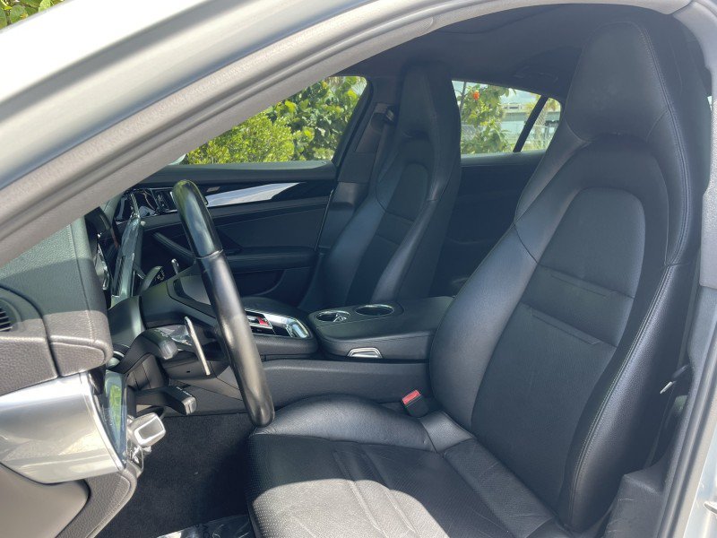 Used 2021 Porsche Panamera RWD image 2